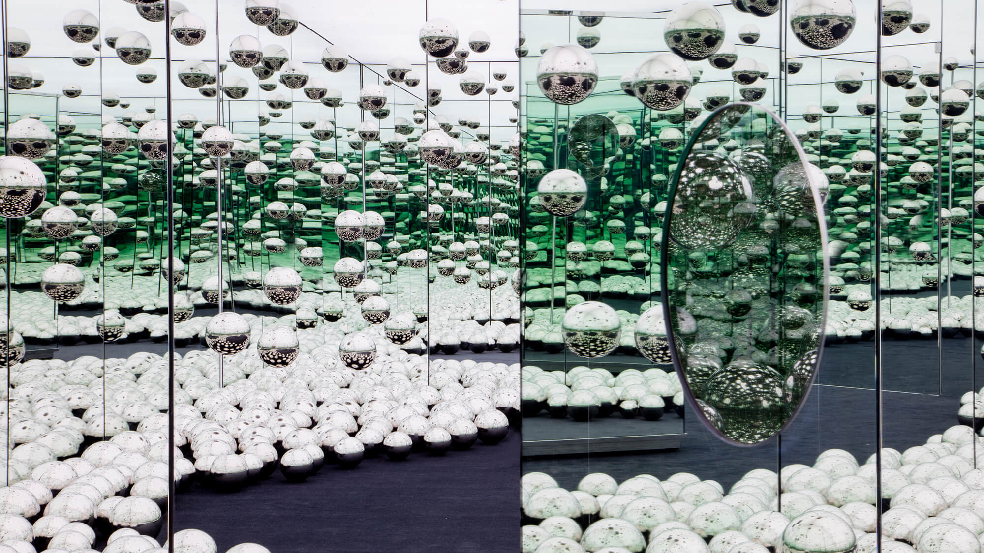 Yayoi Kusama: INFINITY MIRRORED ROOM - LET'S SURVIVE FOREVER, 2017